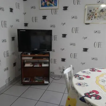 Chez Fabienne T2 Apartment Le Breuil-sur-Couze